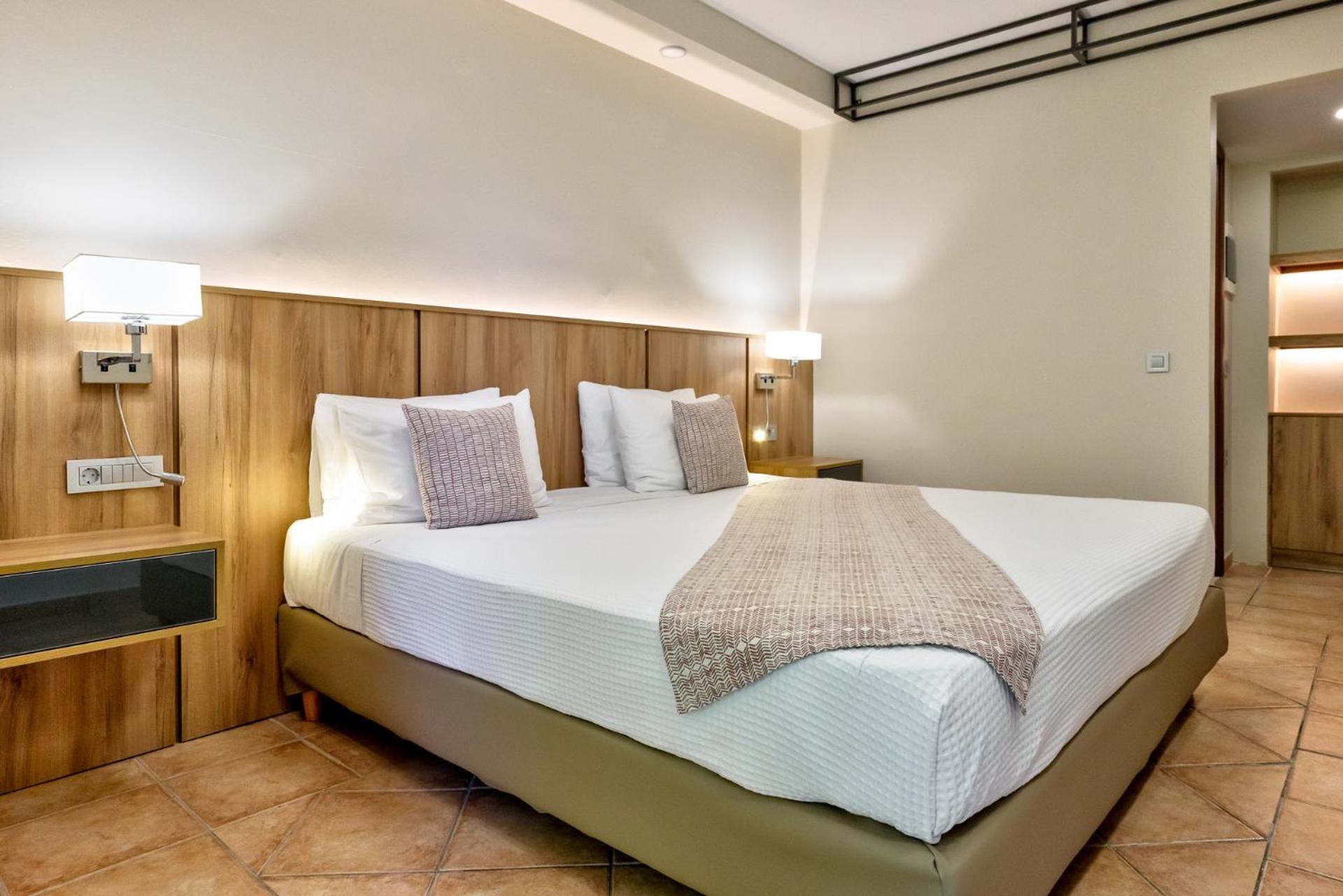 White Olive Premium Отель 4*