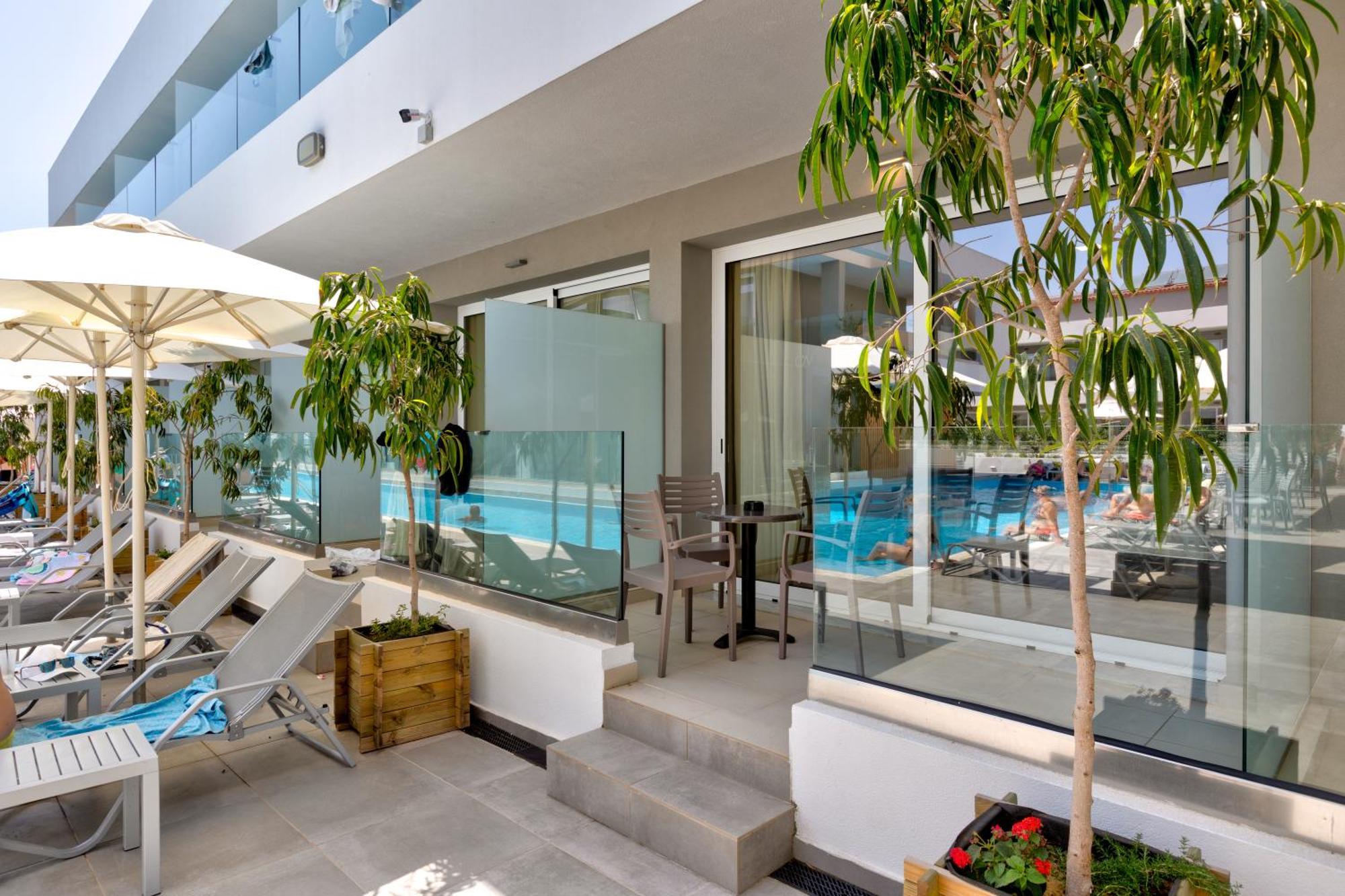 Отель White Olive Premium 4*